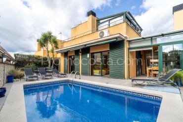 L'Escala - Casa con jardin y piscina privada, situada a unos 400m de la playa de Riells L'Escala - Casa con jardin y piscina privada, situada a unos 400m de la playa de Riells