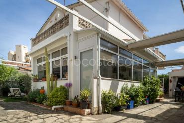 L'Escala - Casa independent amb jardí privat, situada a uns 100 metres de la platja de Riells
