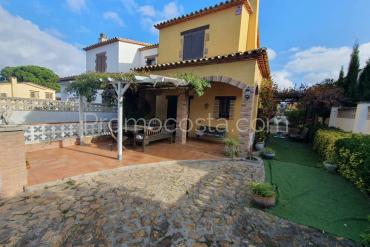 L'Escala - Casa con jardín privado situada a unos 1500m de la playa de Riells