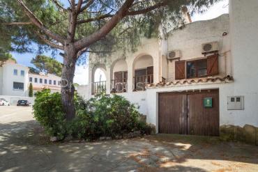 L'Escala - Casa situada a unos 350m de la playa de Montgó