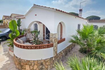 L'Escala - Casa impecable con jardín privado