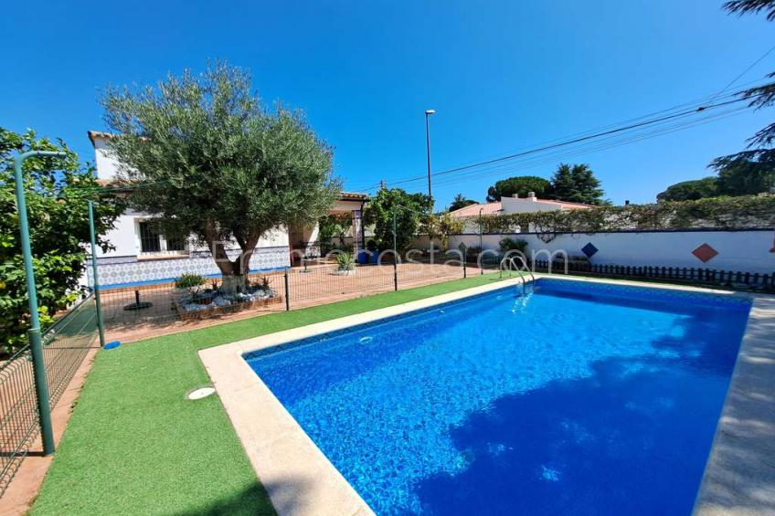 L'Escala, Detached house with private pool 