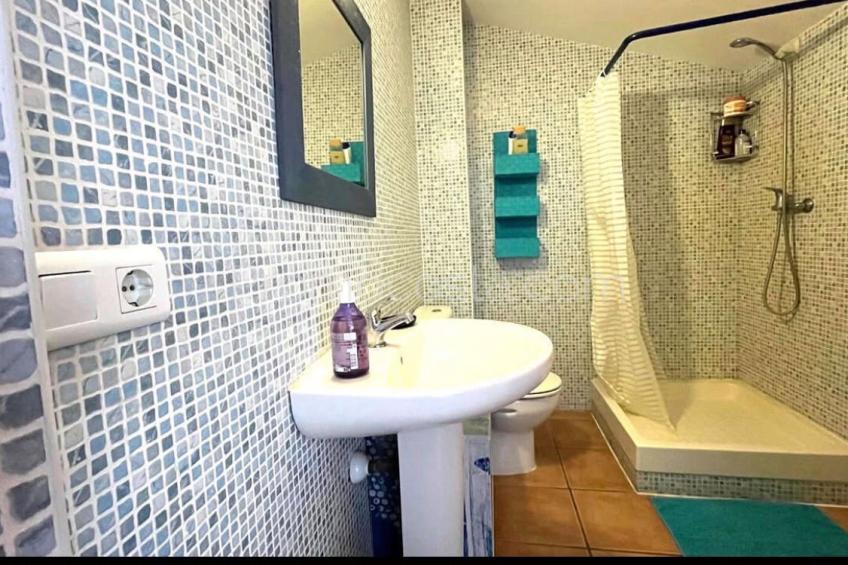 L'Escala, Apartamento con piscina y vistas despejadas