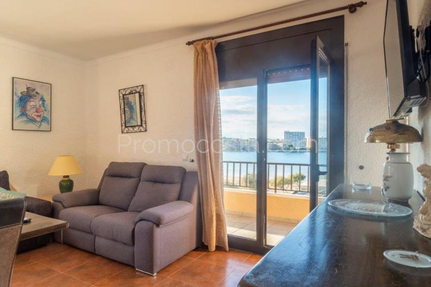 L'Escala, Apartamento con vistas al mar
