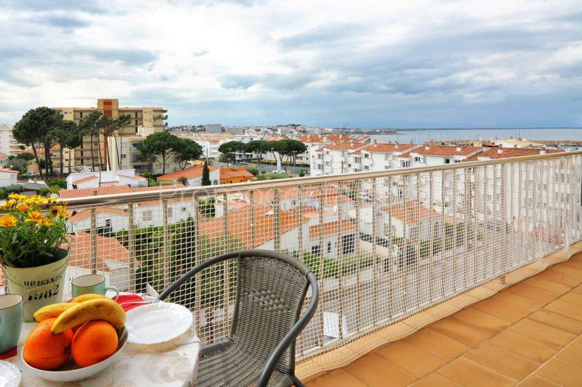 L'Escala, Apartamento con vista al mar