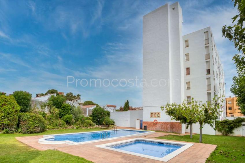 L'Escala, Apartment with communal pool