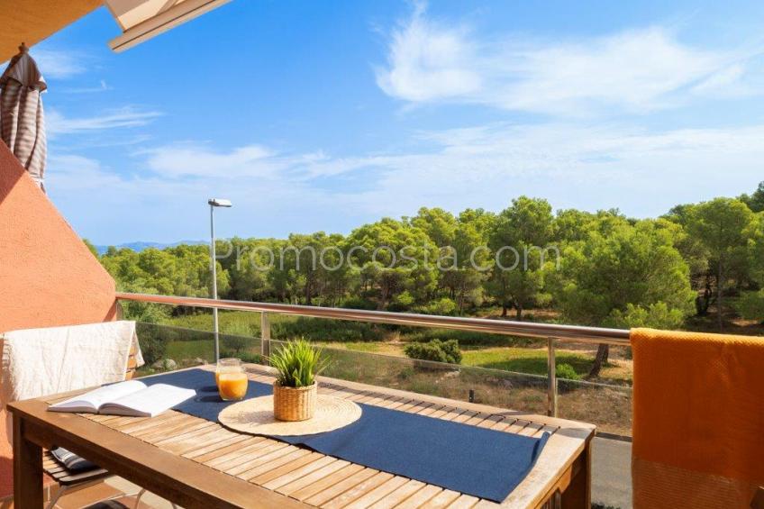 L'Escala, Spacious apartment with communal pool