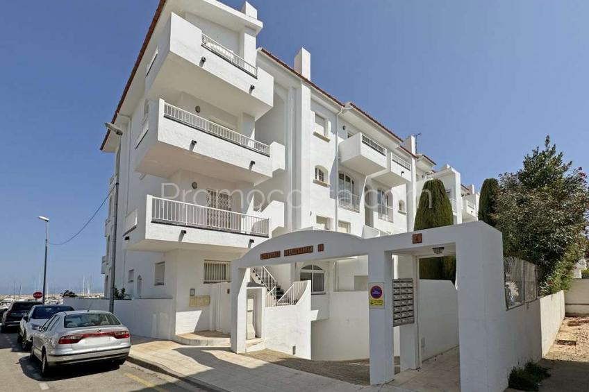 L'Escala, Duplex with sea views and communal pool