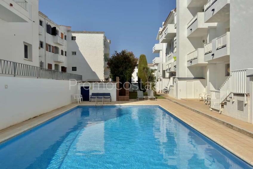 L'Escala, Dúplex con vistas al mar y piscina comunitaria