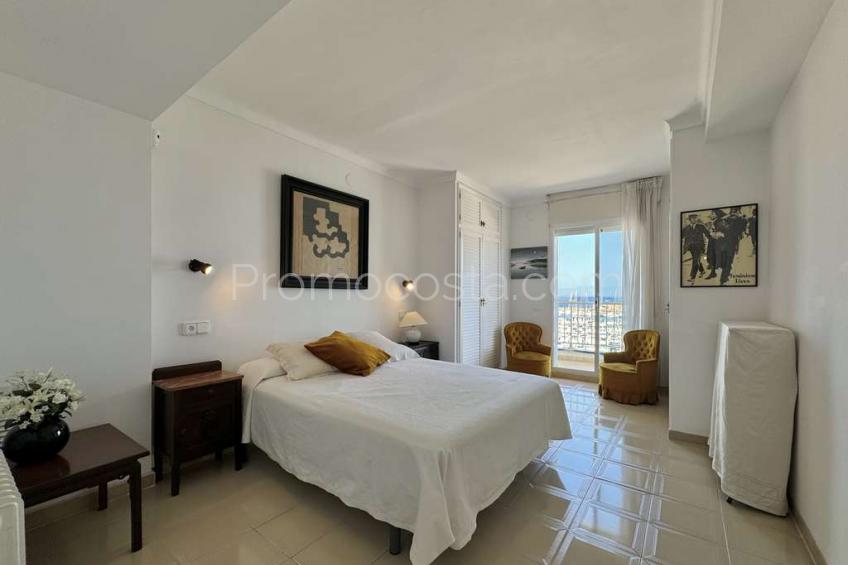 L'Escala, Duplex with sea views and communal pool