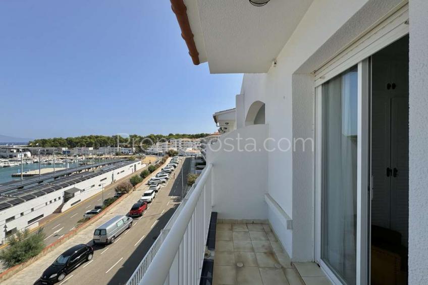 L'Escala, Dúplex con vistas al mar y piscina comunitaria