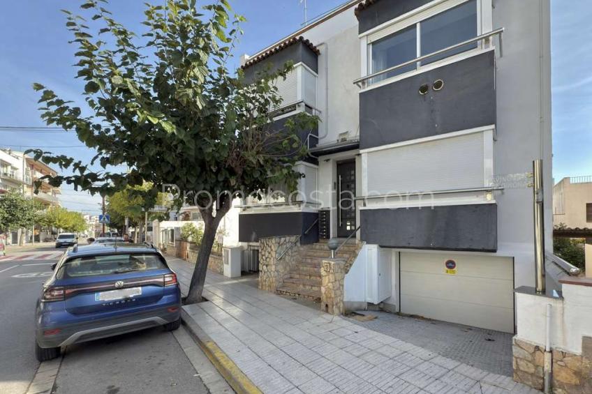 L'Escala, Appartement entièrement rénové situé dans la Vieille Ville