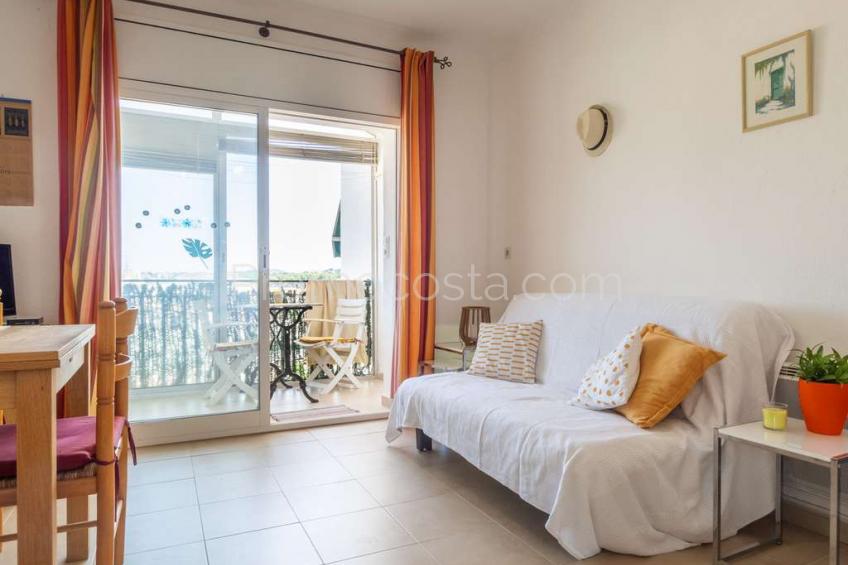 L'Escala, Apartament situat a 350m de la platja de Riells