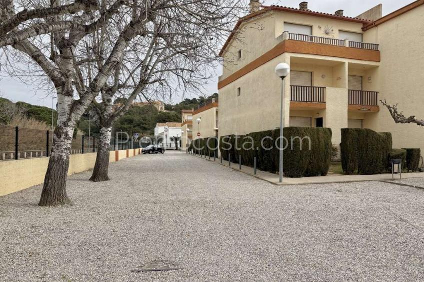 L'Escala, Dúplex totalmente reformado, situado a pocos metros de las playas de Ampurias. 