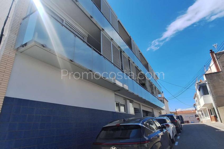 L'Escala, Appartement très central avec vue sur la mer