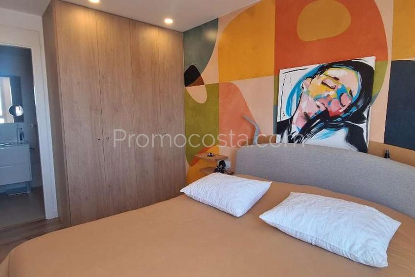 L'Escala, Appartement très central avec vue sur la mer
