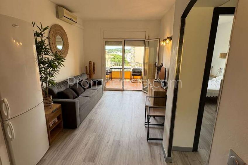 L'Escala, Apartment located at 50 meters from Riells Beach