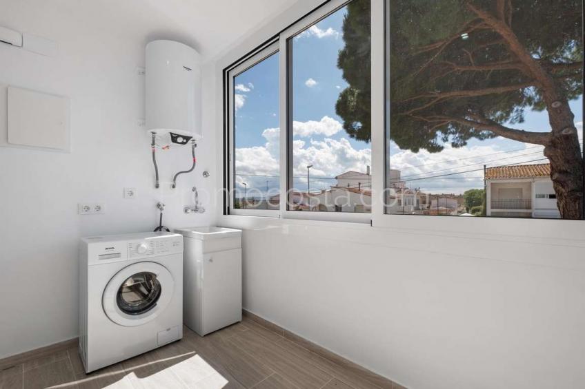 L'Escala,  Apartment with unobstructed views 700m from the beach