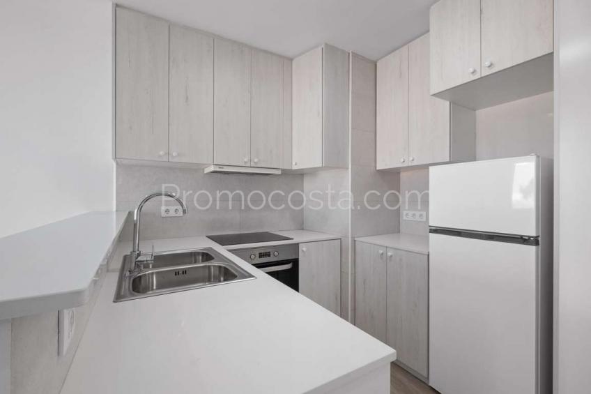 L'Escala,  Apartment with unobstructed views 700m from the beach