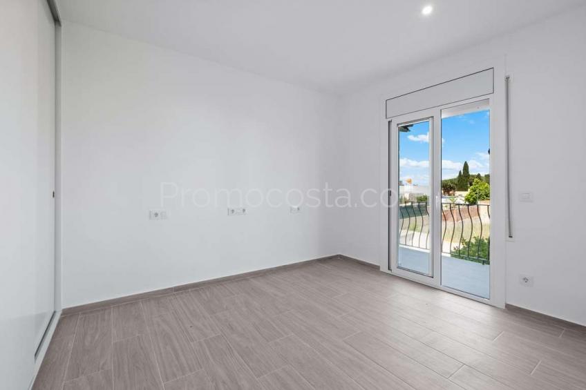L'Escala,  Apartment with unobstructed views 700m from the beach