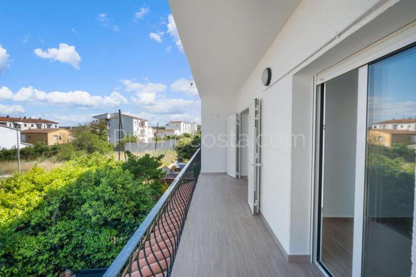 L'Escala,  Apartment with unobstructed views 700m from the beach