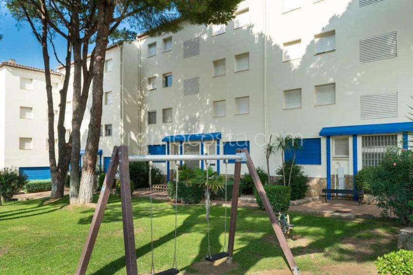 L'Escala, Apartamento con piscina comunitaria