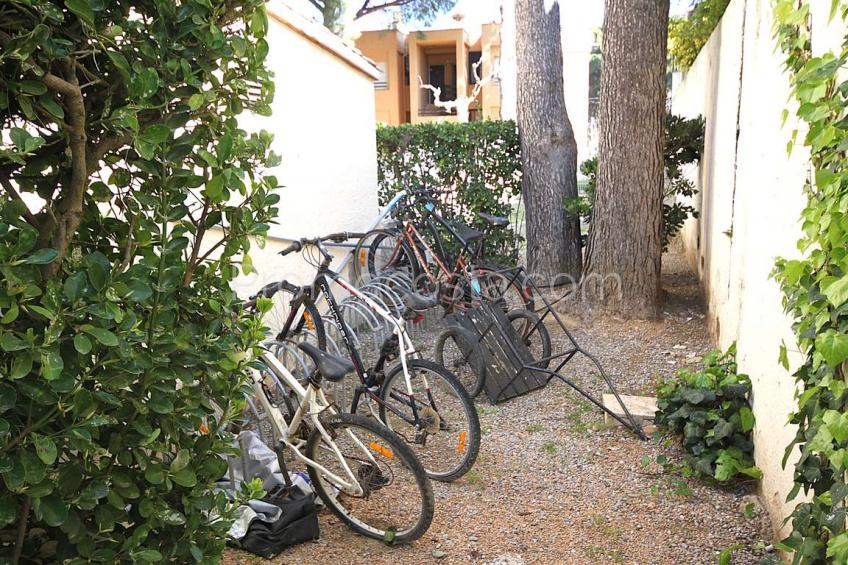 L'Escala, Apartamento en planta baja situado a unos 650m de la playa