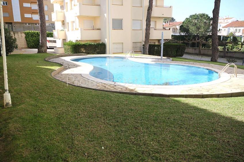 L'Escala, Apartamento en planta baja situado a unos 650m de la playa