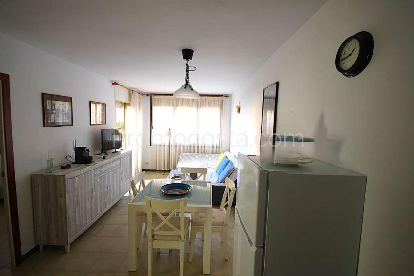 L'Escala, Apartamento en planta baja situado a unos 650m de la playa