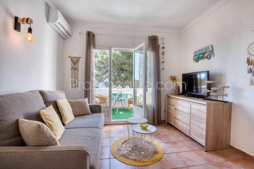 L'Escala, Apartamento reformado situado a unos 650m de la playa de Riells