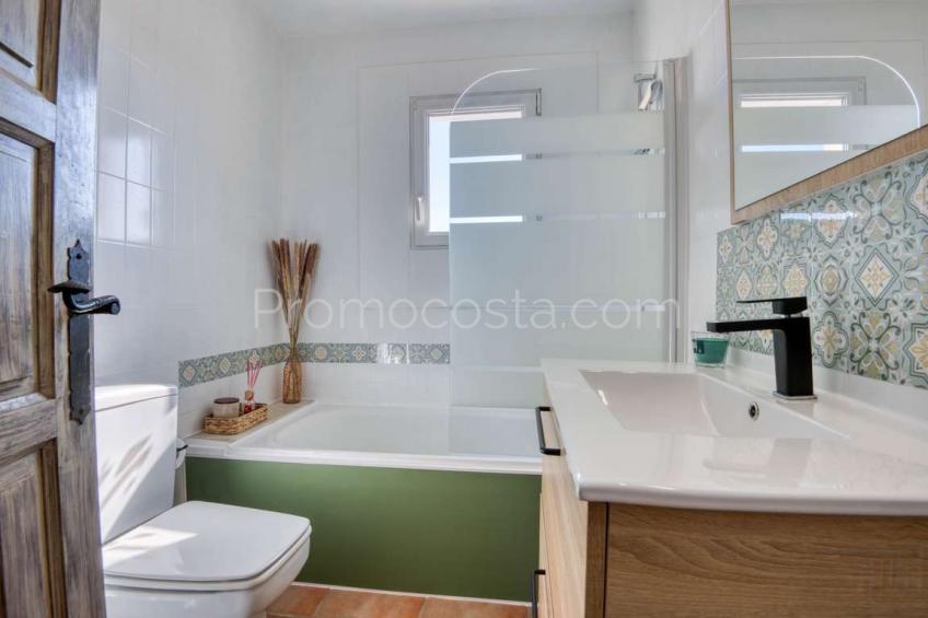L'Escala, Apartamento reformado situado a unos 650m de la playa de Riells