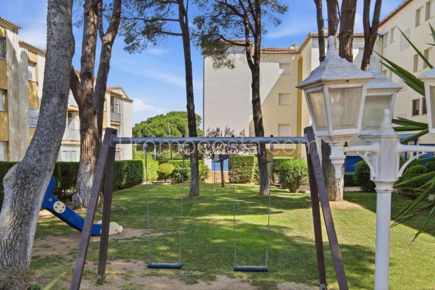 L'Escala, Apartamento con piscina comunitaria