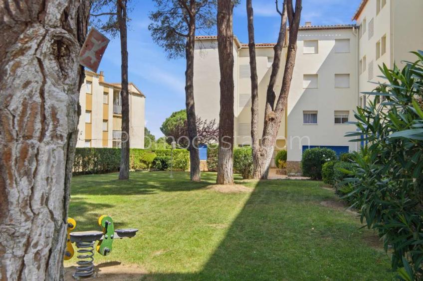 L'Escala, Apartamento con piscina comunitaria