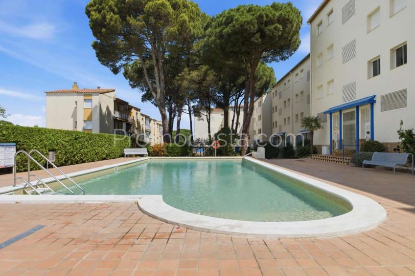 L'Escala, Apartamento con piscina comunitaria