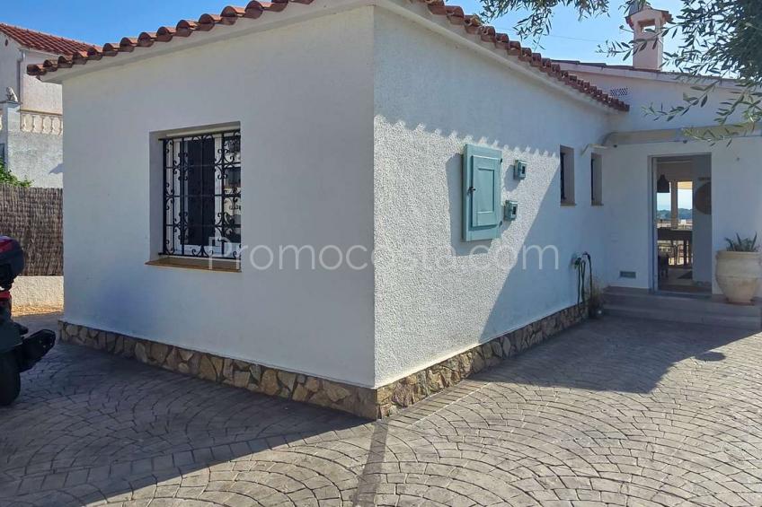 L'Escala, Magnifica casa independiente con vistas al mar y licencia turística