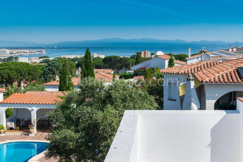 Magnifica casa independiente con vistas al mar y licencia turística