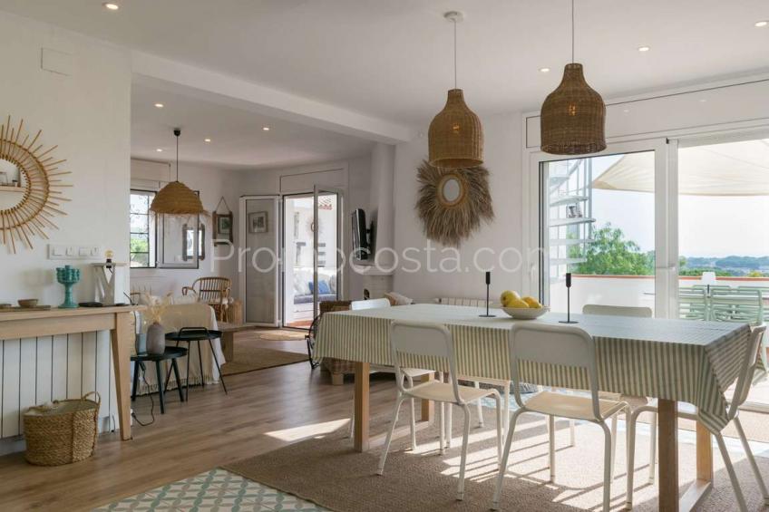 L'Escala, Magnifica casa independiente con vistas al mar y licencia turística