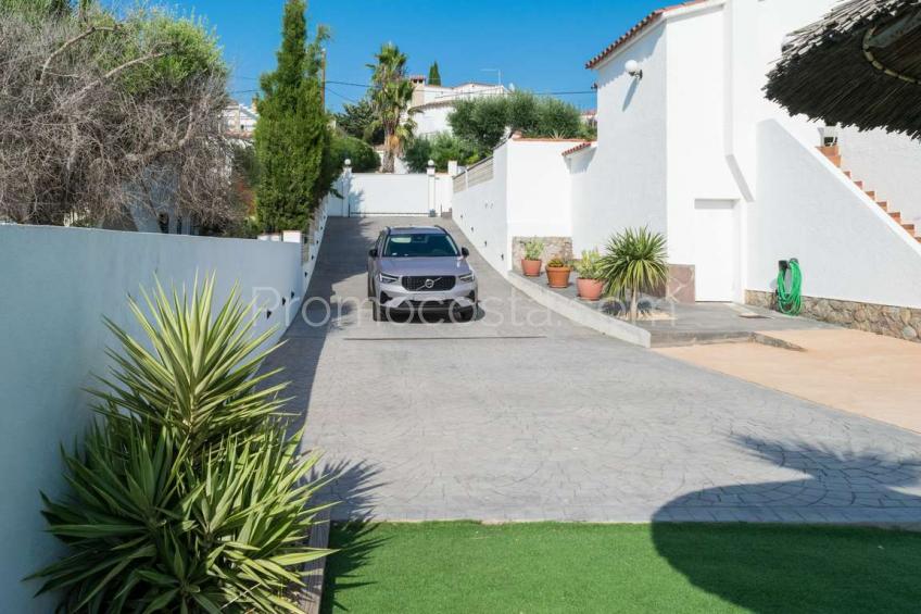 L'Escala, Magnifica casa independiente con vistas al mar y licencia turística