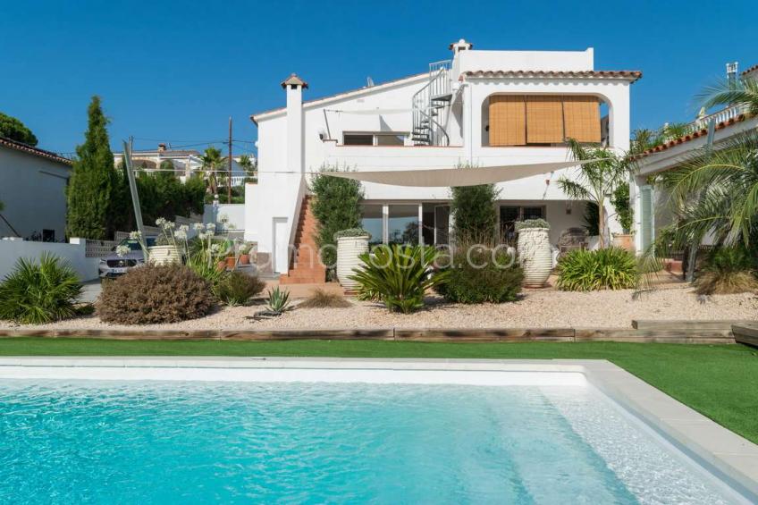 L'Escala, Magnifica casa independiente con vistas al mar y licencia turística