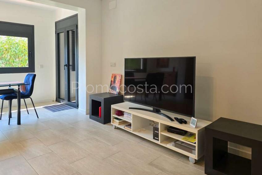 L'Escala, Ground floor house with private garden, jacuzzi and sauna 