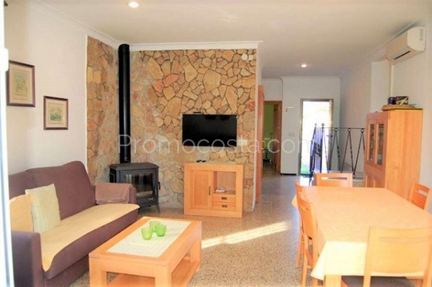 L'Escala, Casa situada en la zona de Sant  Marti D’Empurias, a unos 200m hasta la playa del Riuet