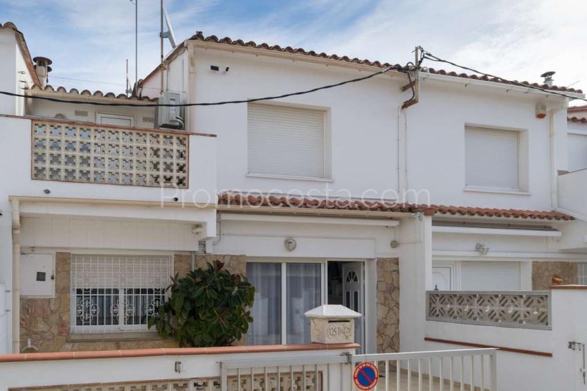 L'Escala, House located at 50m from the Riells beach