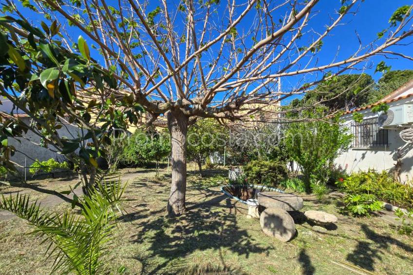 L'Escala, Maison avec un grand jardin privé près de la plage  