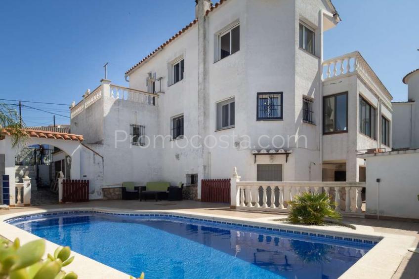 L'Escala, Casa independiente con vista al mar