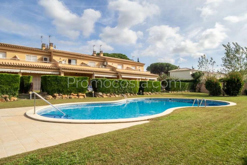 L'Escala, Maison avec jardin et piscine communautaire