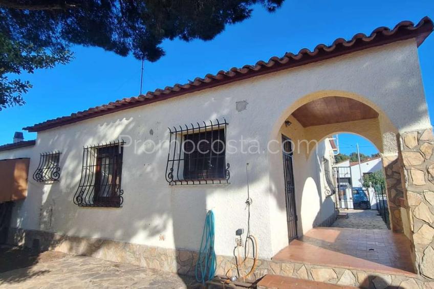 L'Escala, Casa de planta baja a 900m de la playa de Riells