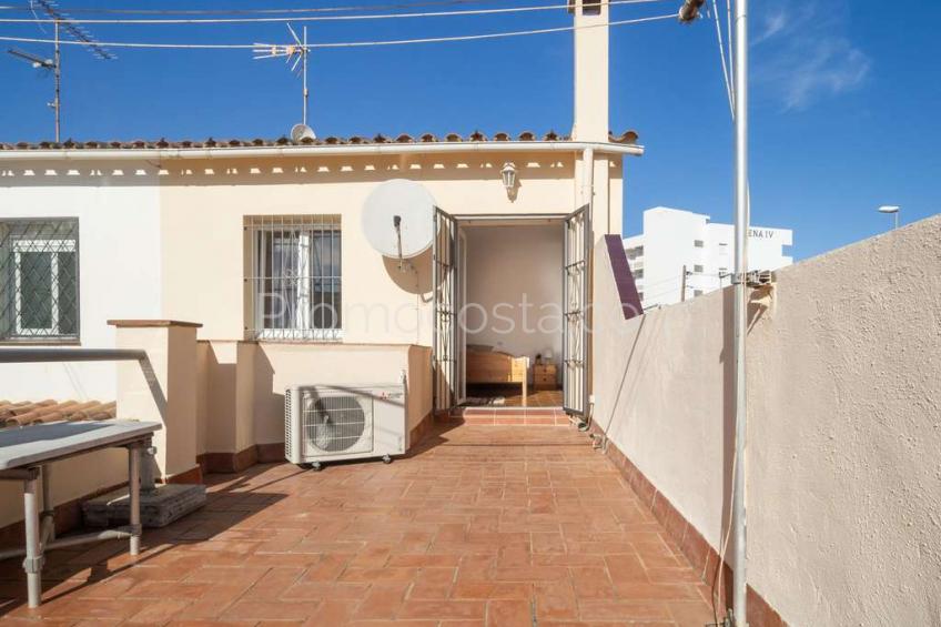 L'Escala, Casa reformada, situada a 250m de  la playa de Riells