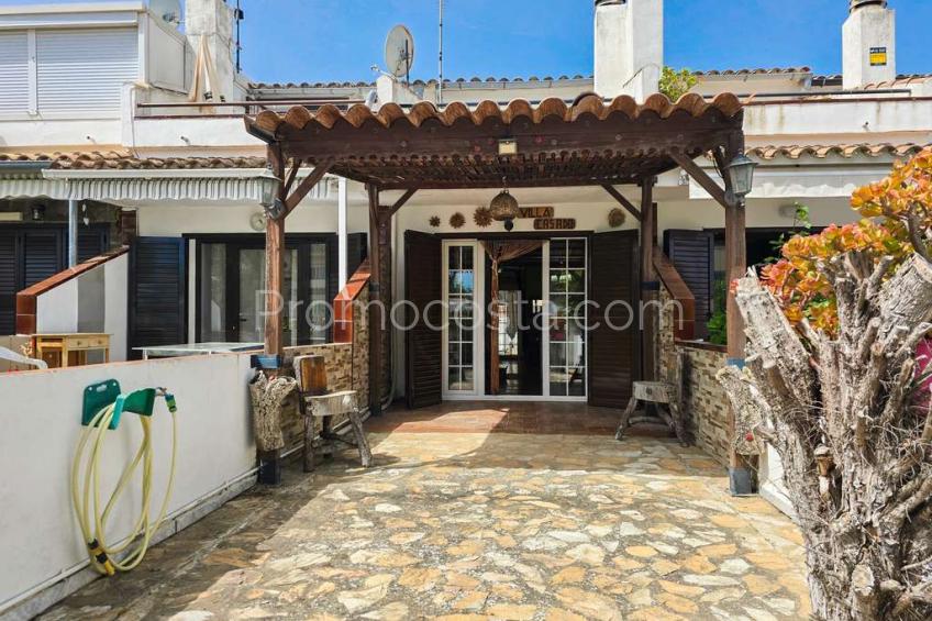 L'Escala, Maison avec piscine commune 