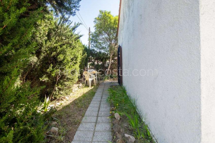 L'Escala, Casa con jardín privado, situada a unos 950 metros de la playa de Riells