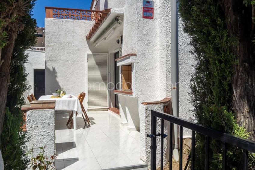 L'Escala, Casa con jardín privado, situada a unos 950 metros de la playa de Riells